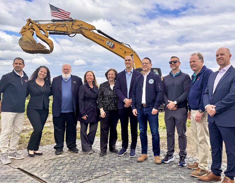 Governor Shapiro with LAMPIRE at the Pennsylvania SITES grant announcement