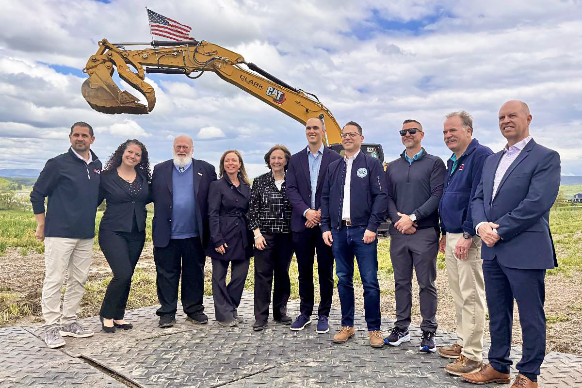 Governor Shapiro with LAMPIRE at the Pennsylvania SITES grant announcement